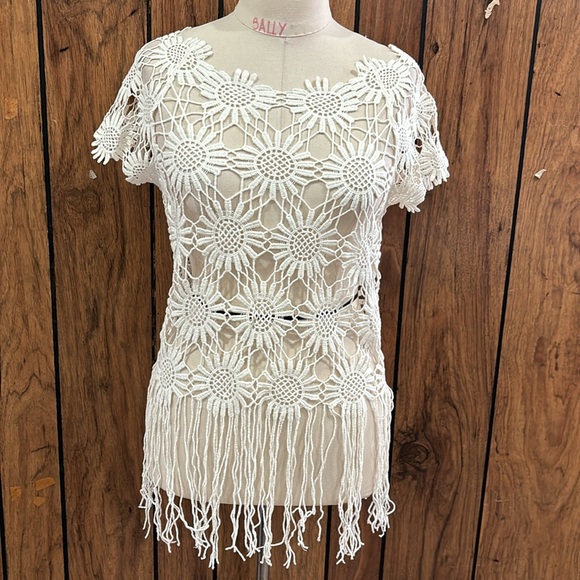Daisy White Crochet fringe top women size L - Picture 2 of 3